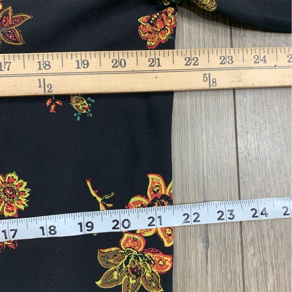 A.L.C. Marissa Floral Silk Blouse Asymmetrical Sz‎ 10 - Picture 9 of 12